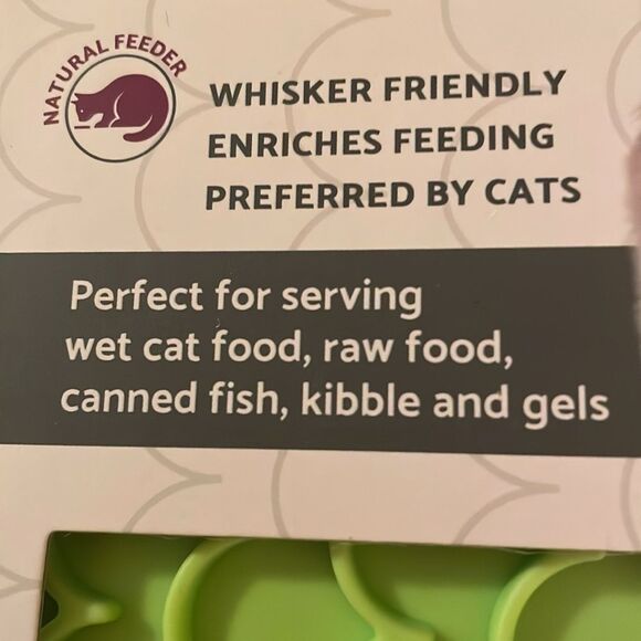 LickiMat Slow Feeder Cat Lick Mat Green whisker friendly - Picture 2 of 5